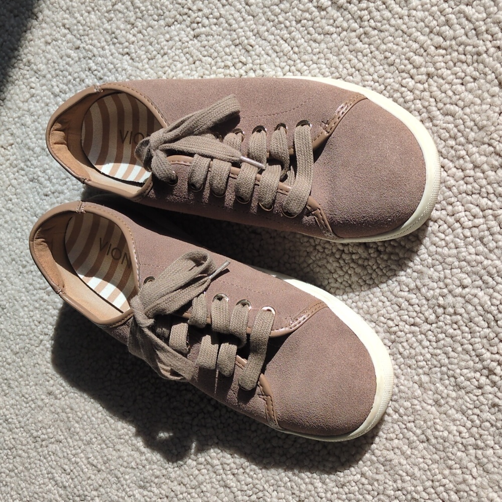 Vionic Brinley Size 7.5 Suede Tan Brown Sneakers Casual Comfort Shoes La…